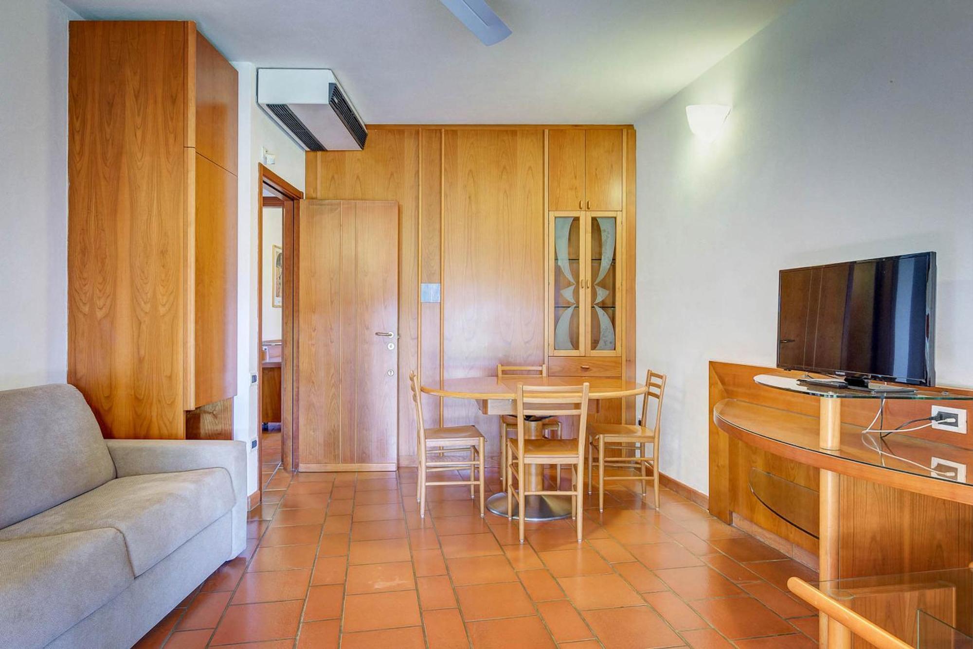 Riva Degli Etruschi Aparthotel *
